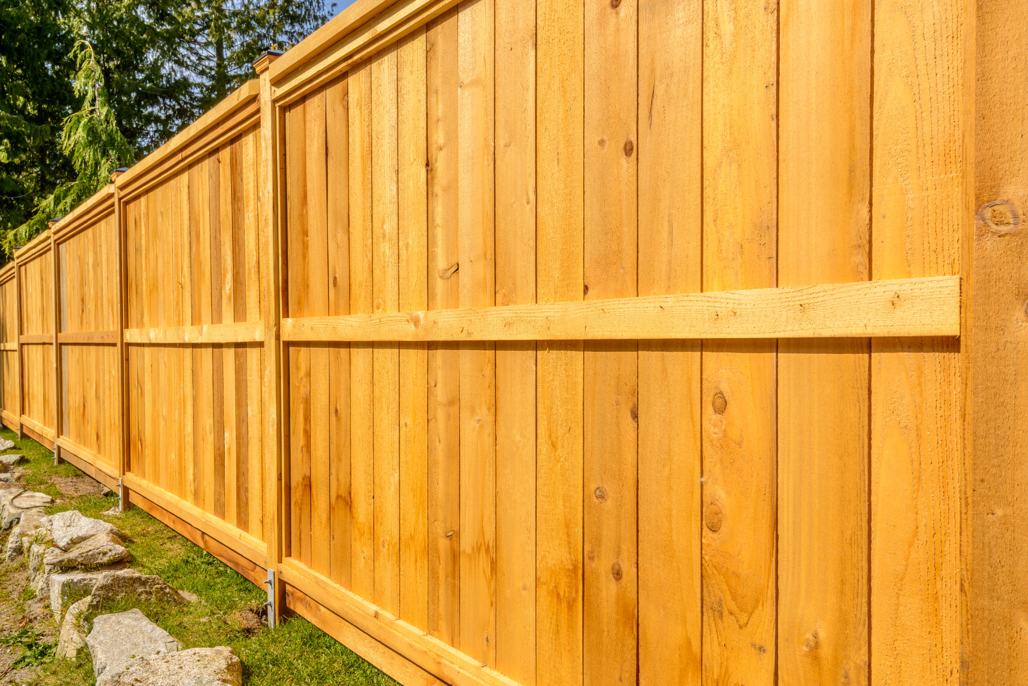 Is a Horizontal Fence Better Than a Vertical Fence?
