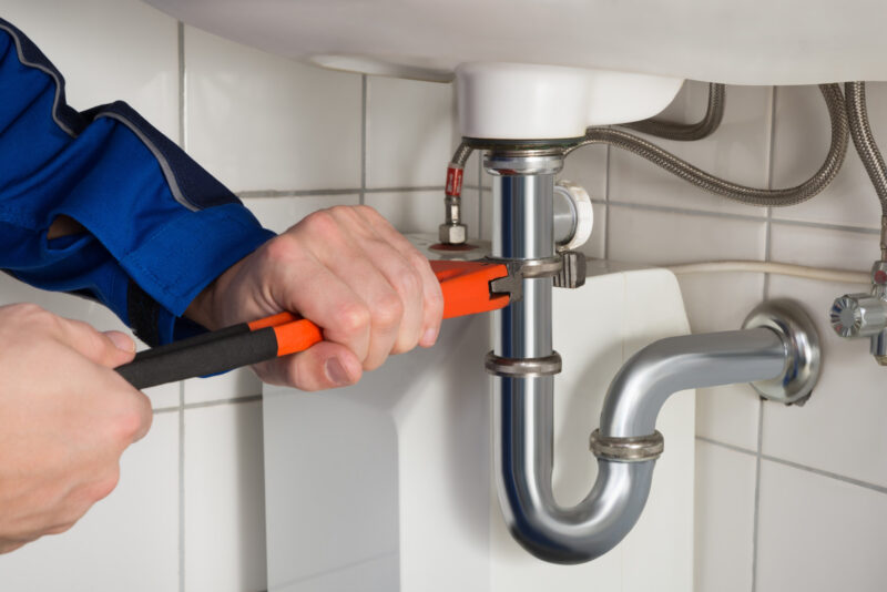 Would you like to know how to find the best plumbers for your project? Read on to learn everything that you need to know on the subject.