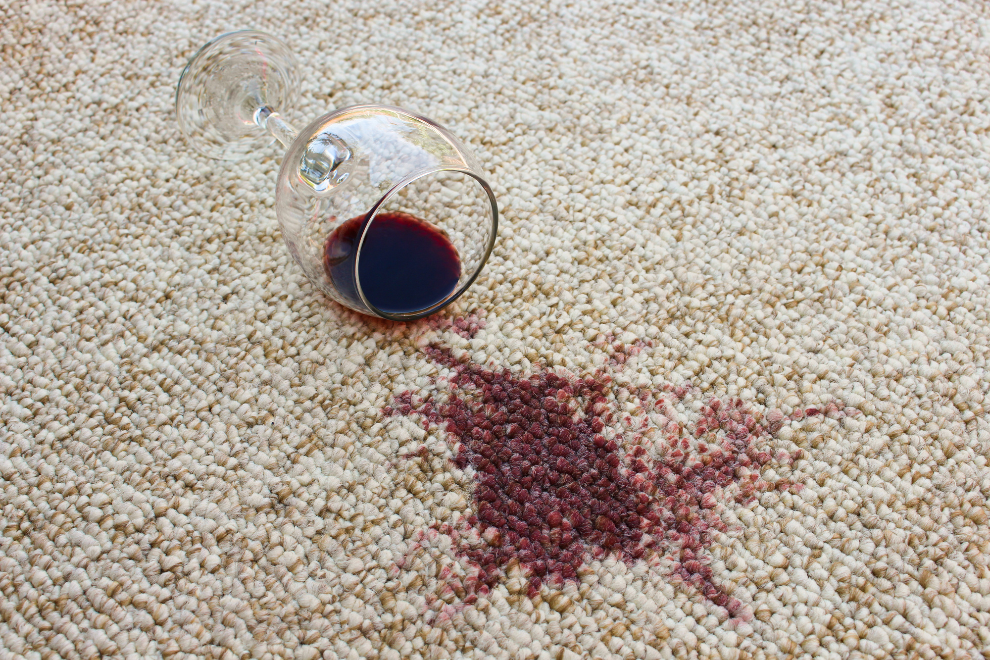 If you have stained carpets and rugs, there are a few steps you should take. This guide will teach you how to get rid of stains correctly.