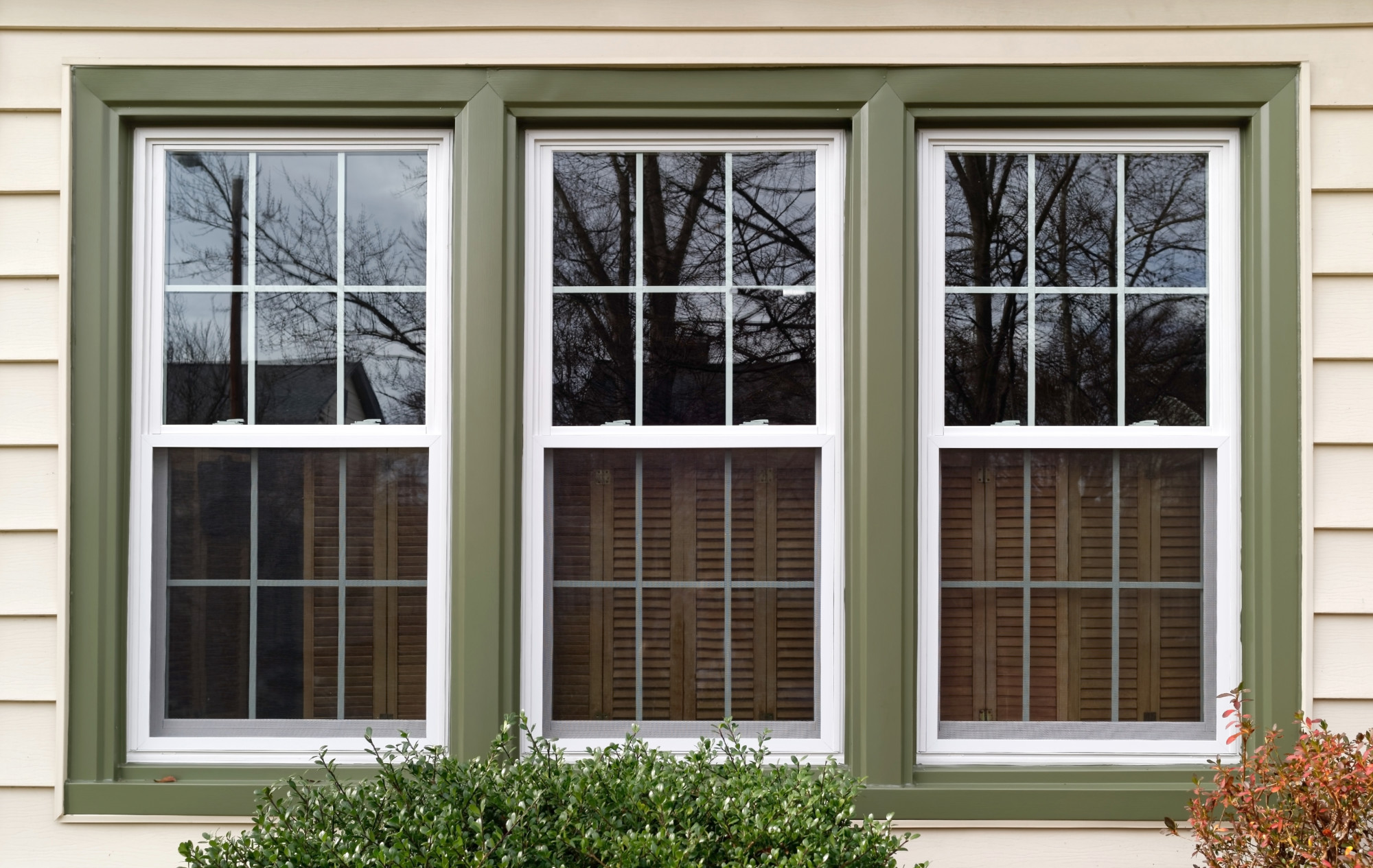 Would you like to know how to remove window tint from house windows? Read on to learn what you need to know on the subject.