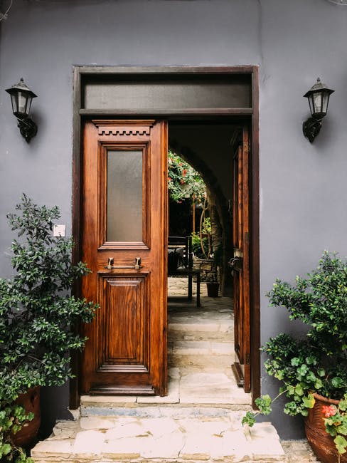 Do you want to know how to clean a front door? How often do you clean yours? Read on to learn how to clean the right way.