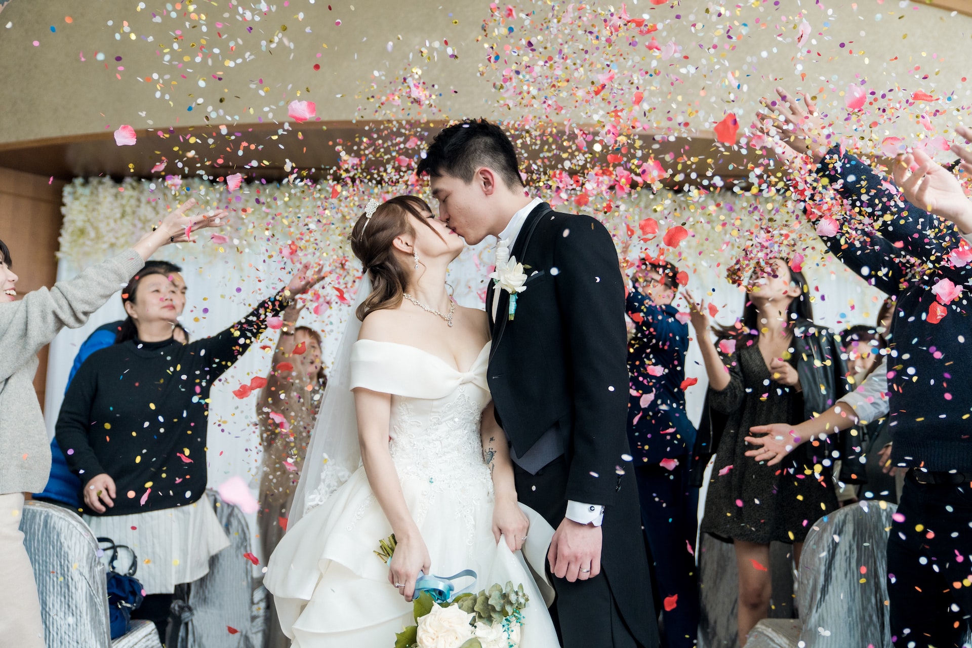 How to get that perfect wedding confetti shot on your big day!