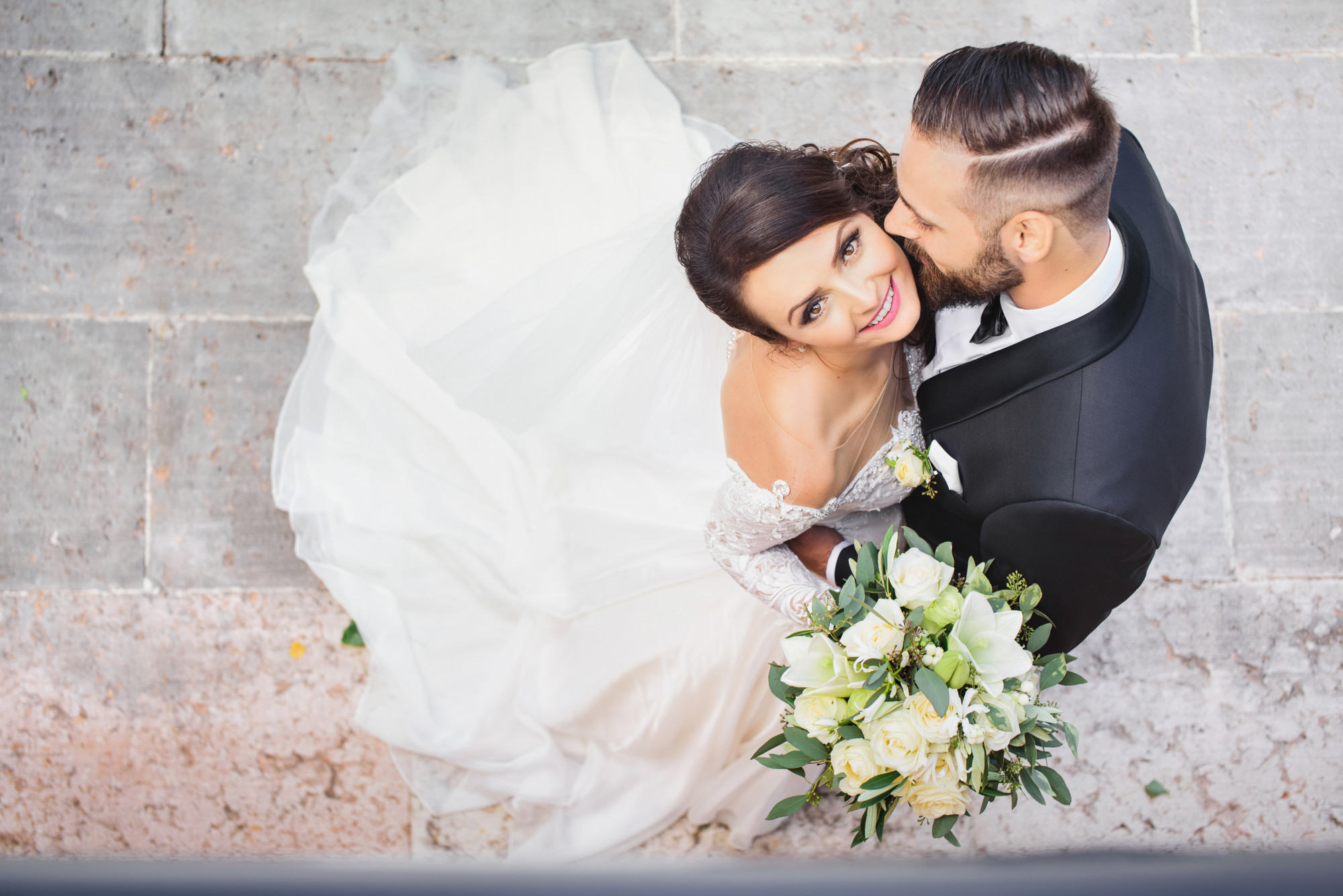 Planning a wedding isn't always easy, but with a few tips and tricks you can master the process. Here are 5 wedding planning tips you need to know.