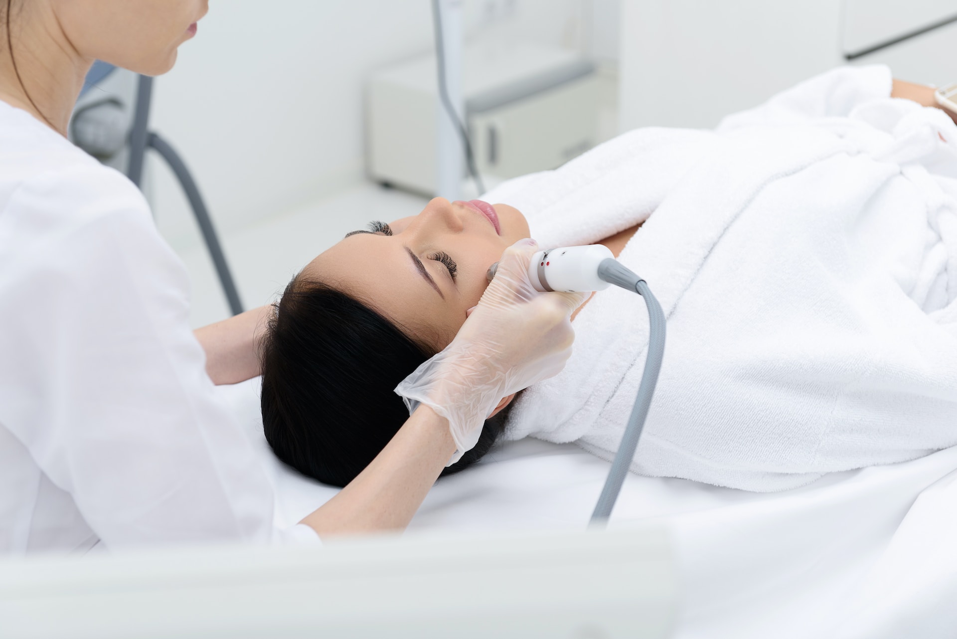 Why You Should Choose Non-Invasive Cosmetic Procedure