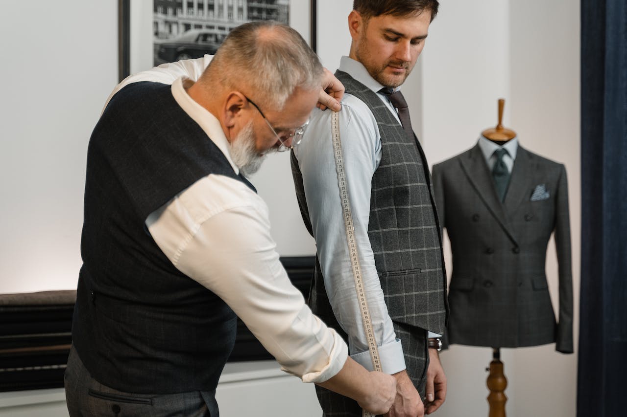 The Art of Tailoring - Expert Tips for Finding the Best Clothing Alteration Services