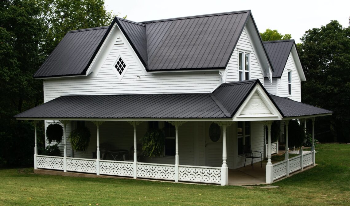 The Benefits of Metal Roofing: A Durable and Stylish Solution for Your Home